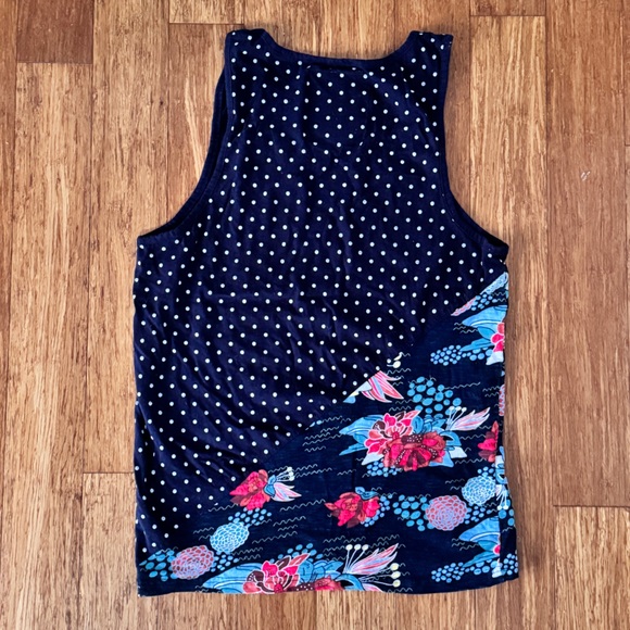 Broken Threads Split Pattern Tank Medium - Picture 2 of 3